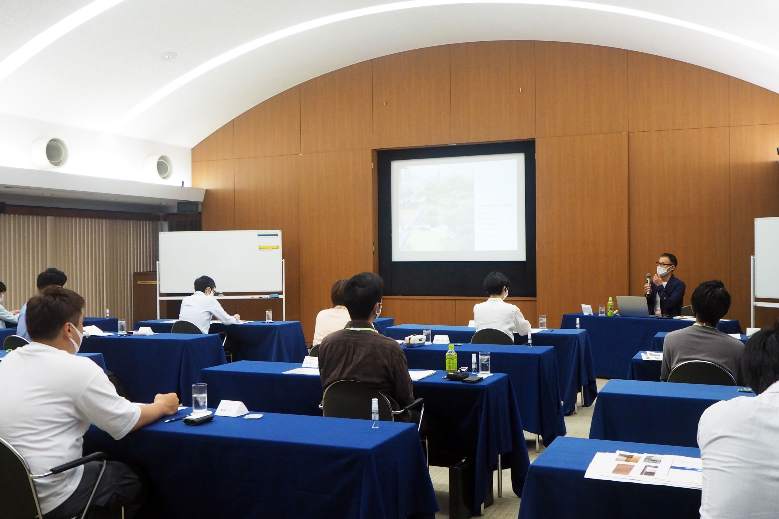 八島さん_サインの森デザインスクール　座学